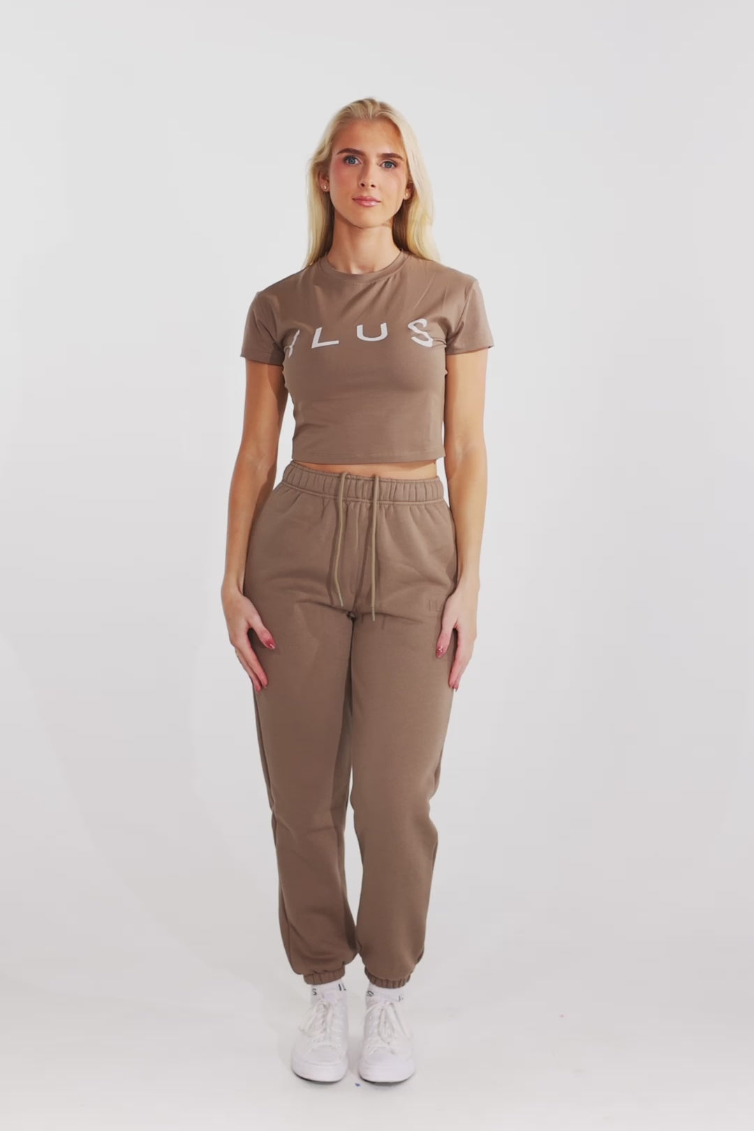 a9fc0572eb124c8d9b353f6cf2436202.thumbnail.0000000000.jpg