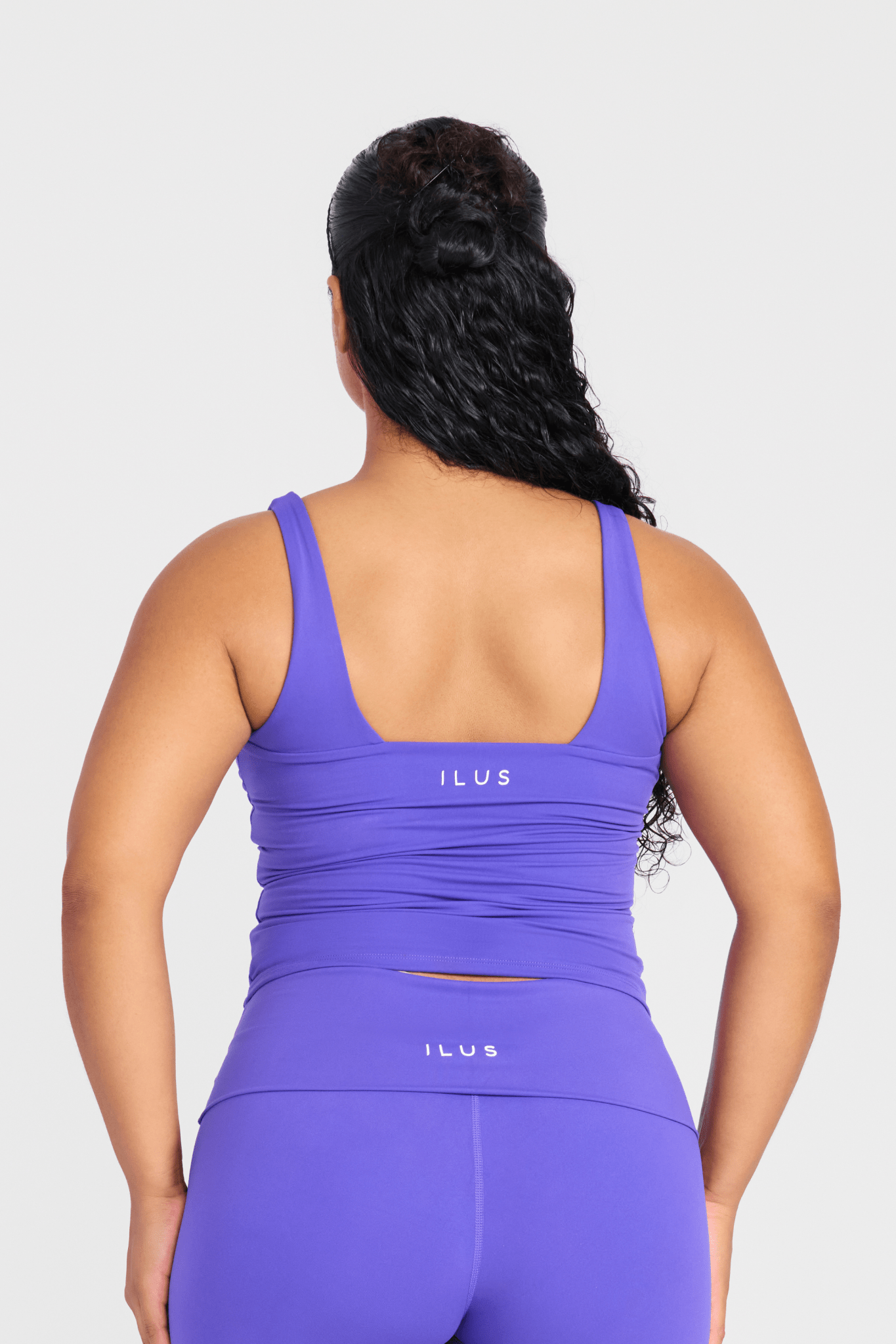 BONDED TRIANGLE TANK - ILUS LABEL