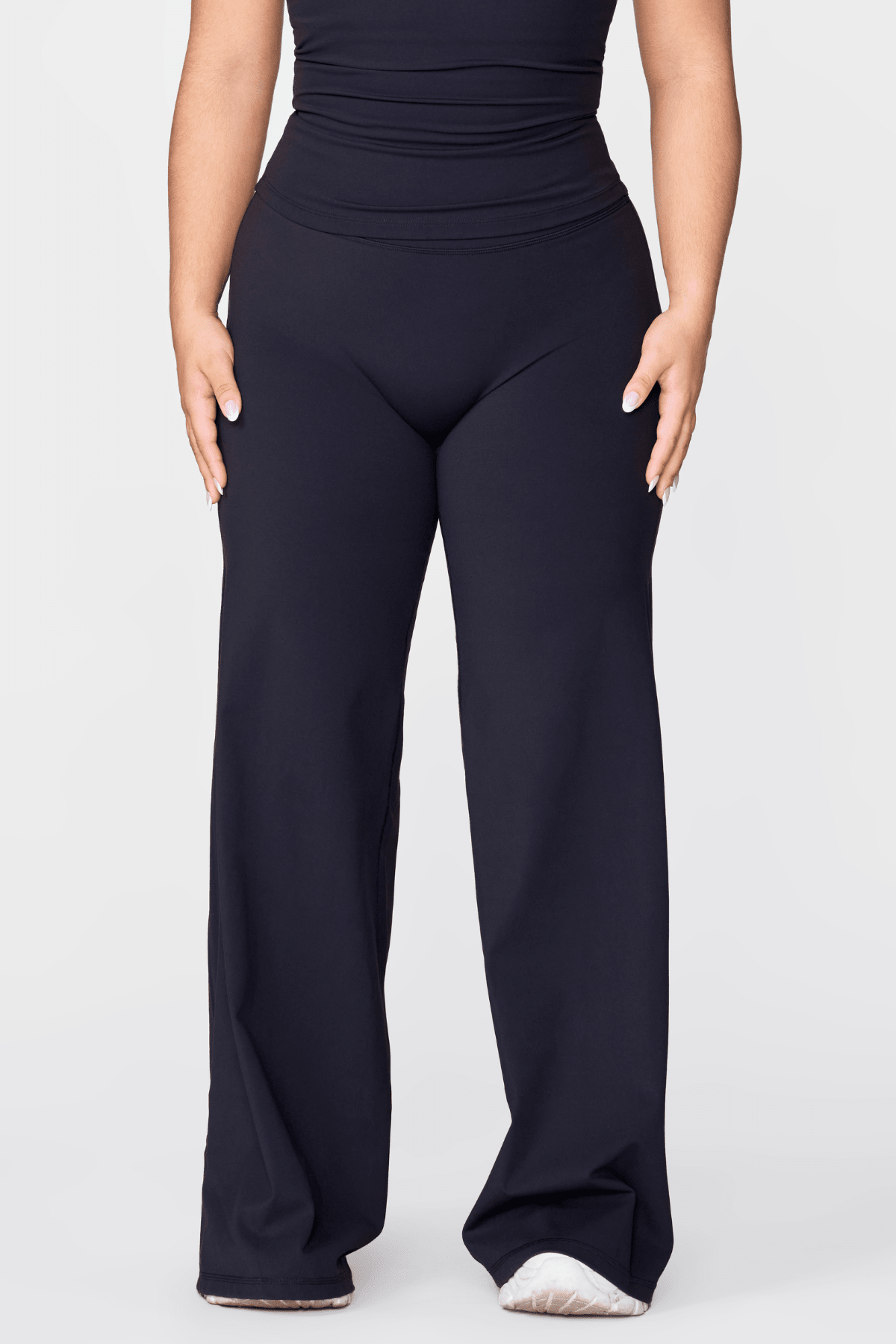 FUNDAMENTAL STRAIGHT LEG BOTTOMS - ILUS LABEL