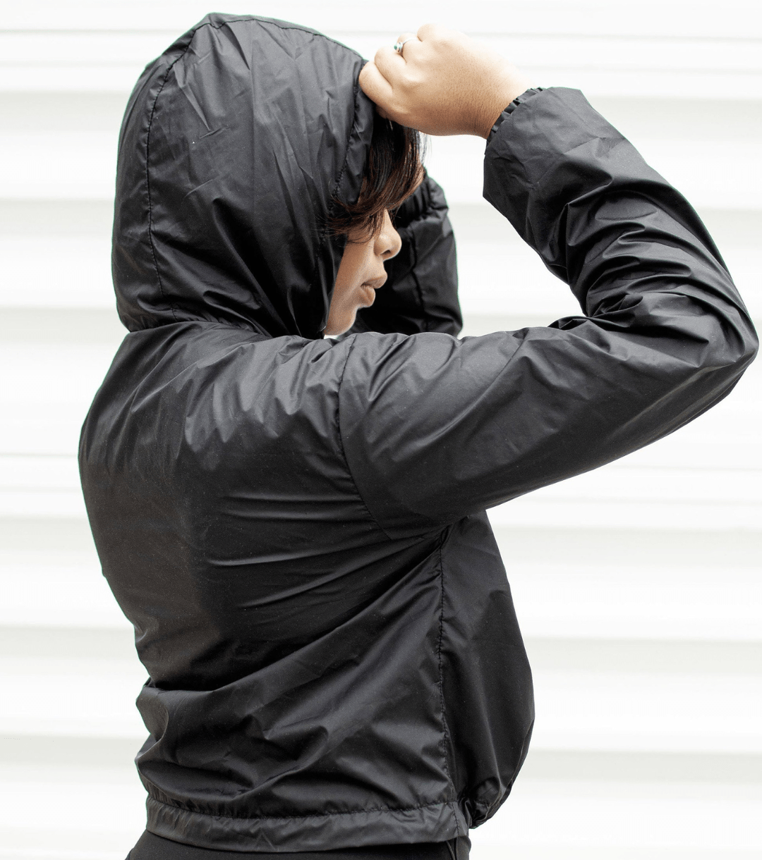 NYLON CROPPED LENGTH WINDBREAKER - ILUS LABEL