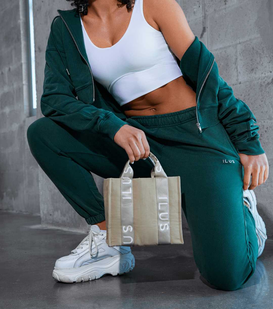 UNRIVALED SMALL TOTE BAG - ILUS LABEL