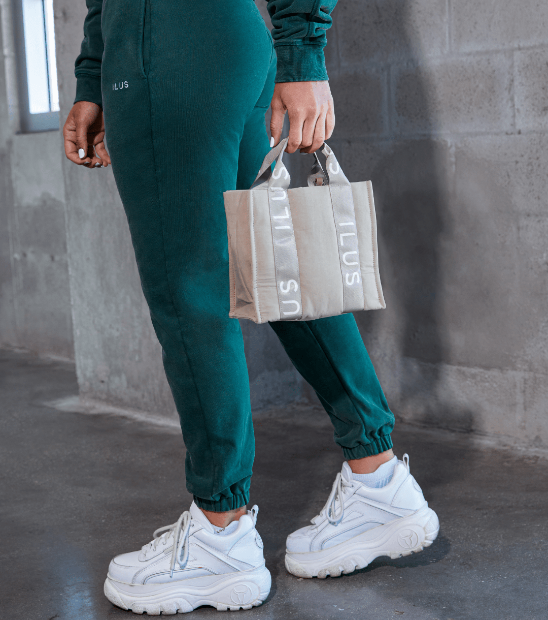 UNRIVALED SMALL TOTE BAG - ILUS LABEL