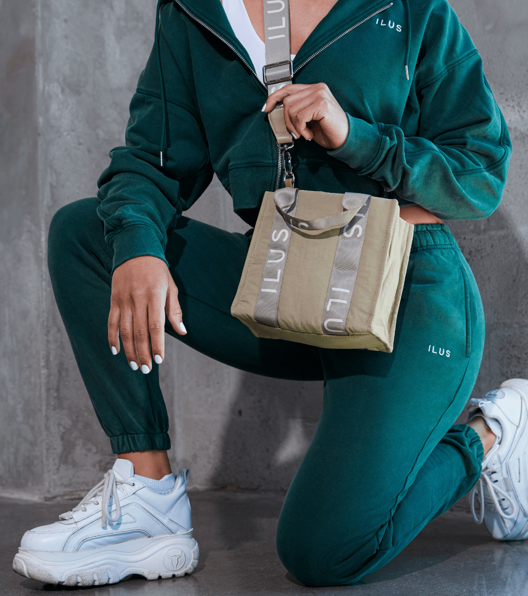 UNRIVALED SMALL TOTE BAG - ILUS LABEL